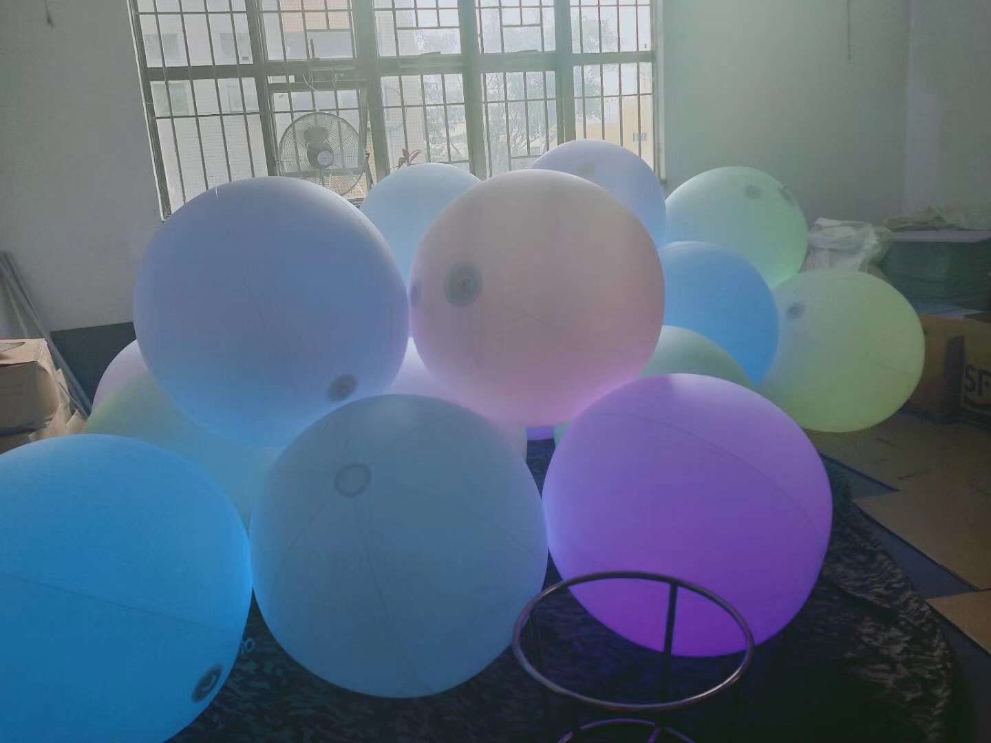 LED Inflatable Touching Colore - огляд і ціна Led Balloon Light
