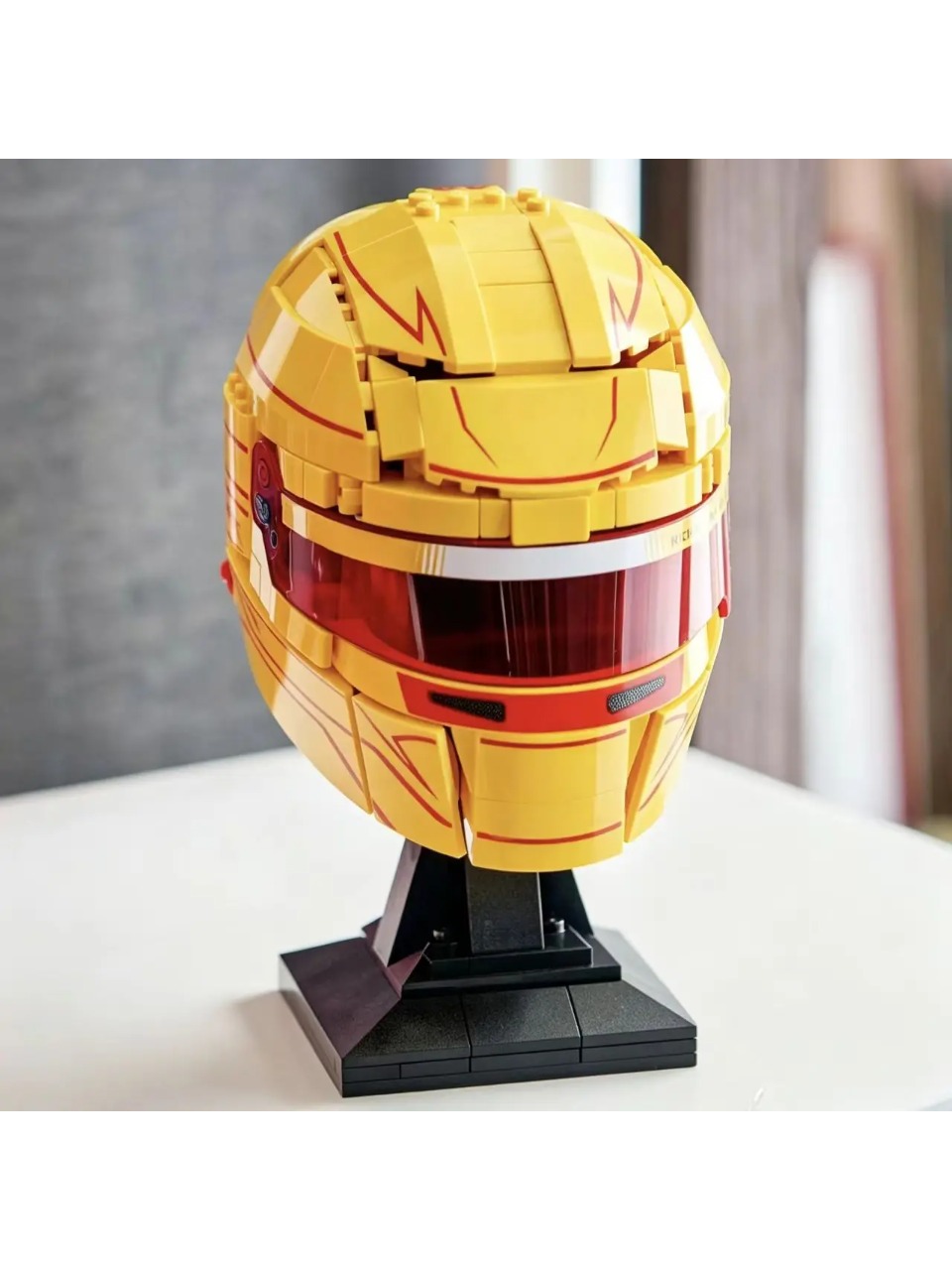 The new must-have driver helme - огляд і ціна Event Party